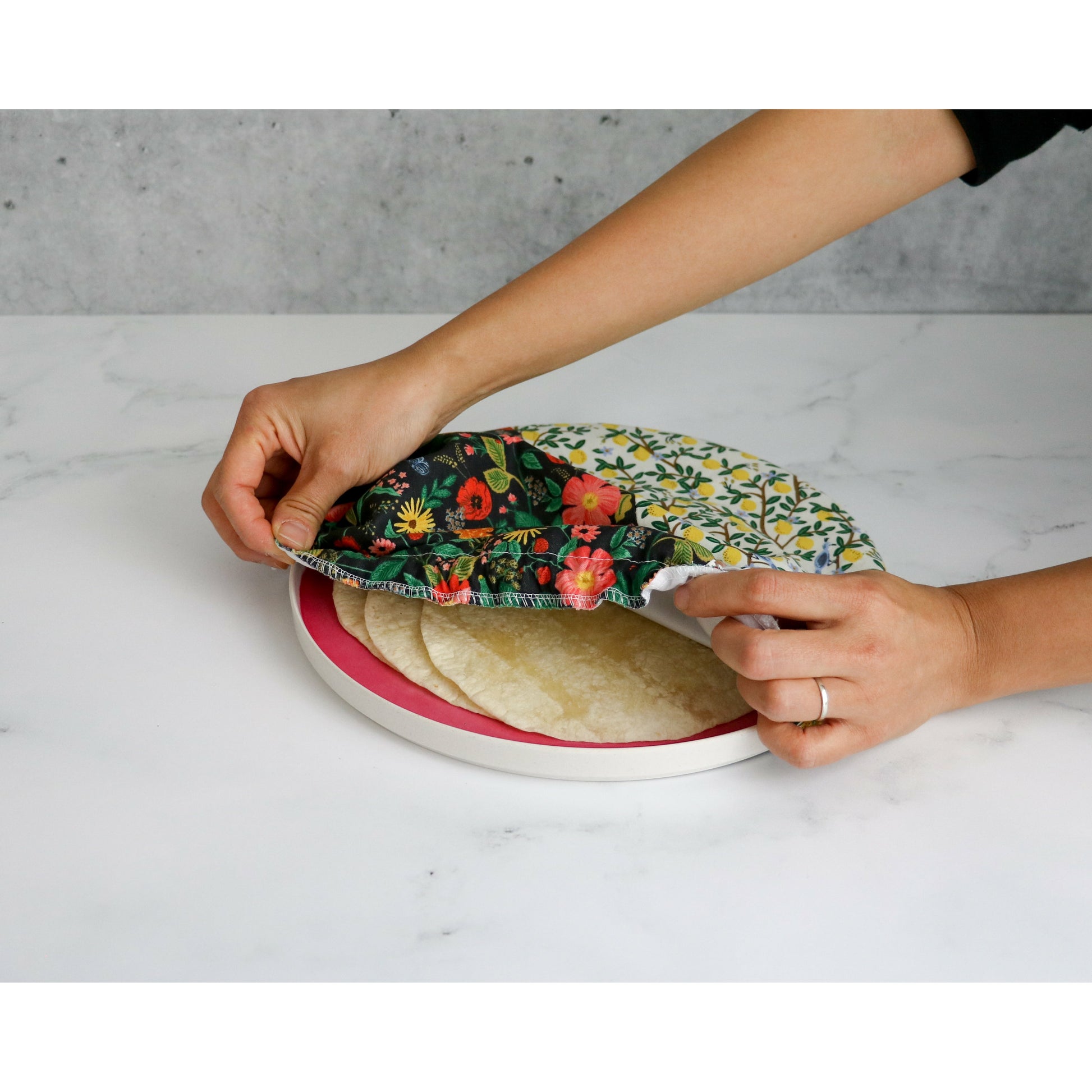 Elastic bowl covers, food container covers, stretch to fit food covers, saran wrap replacement