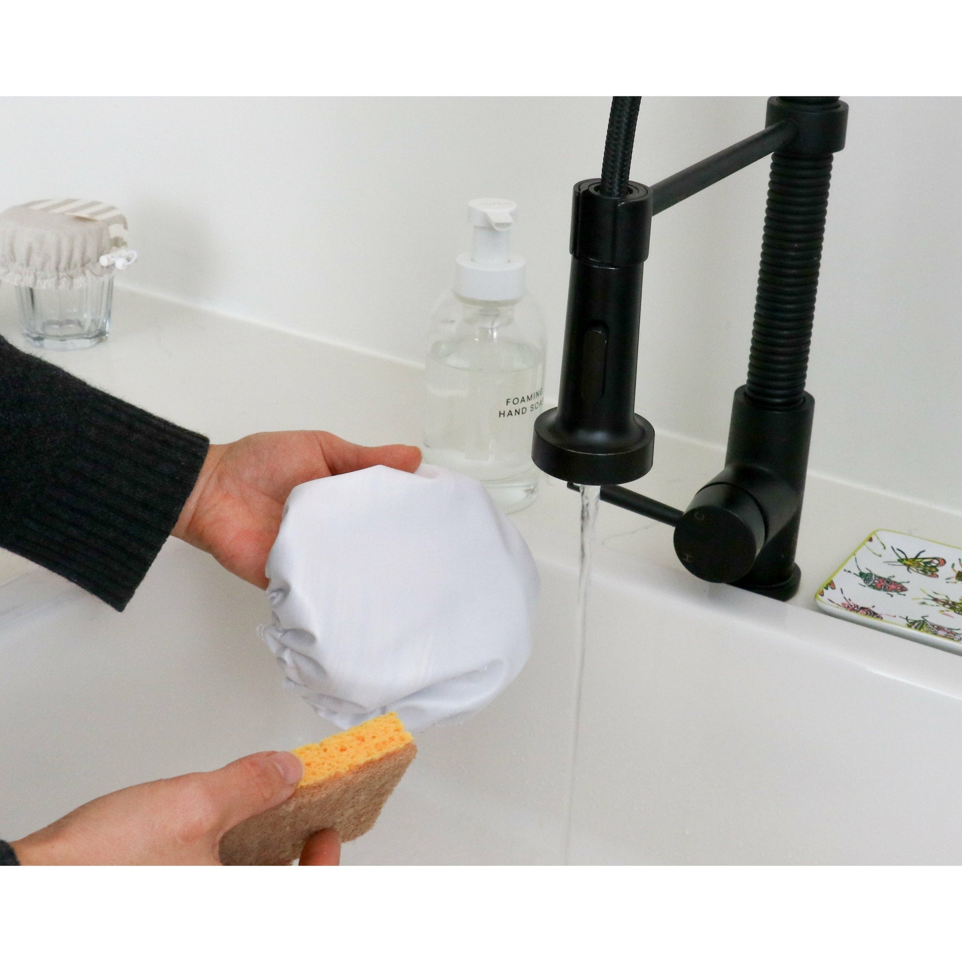 Elastic bowl covers, food container covers, stretch to fit food covers, saran wrap replacement,